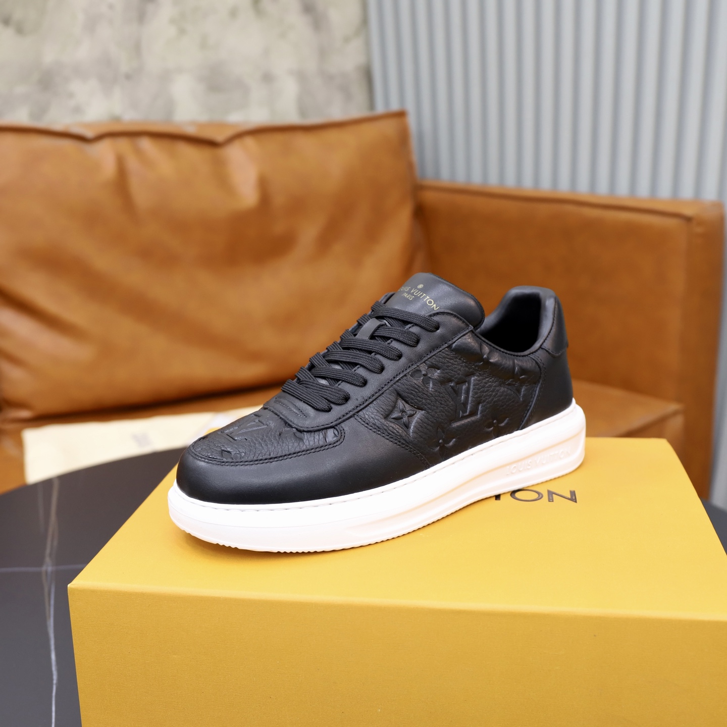 LV shoe