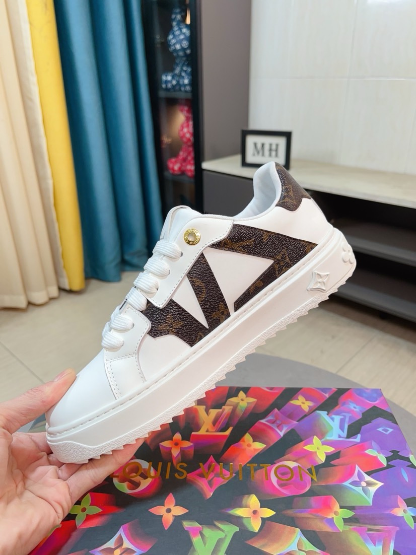 LV shoe