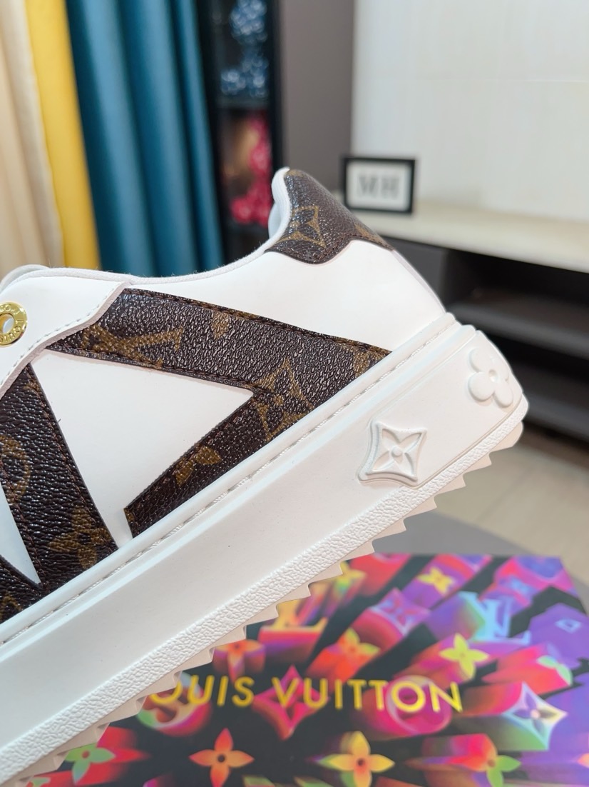 LV shoe