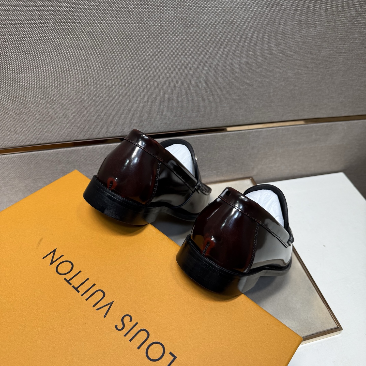 LV shoe