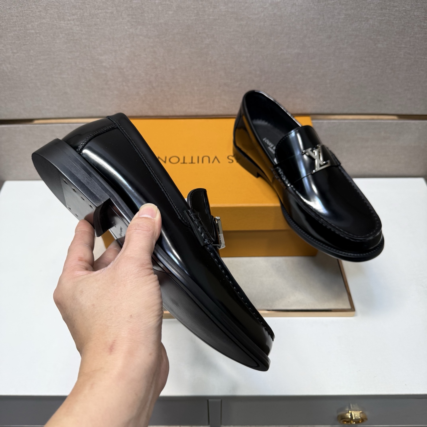 LV shoe