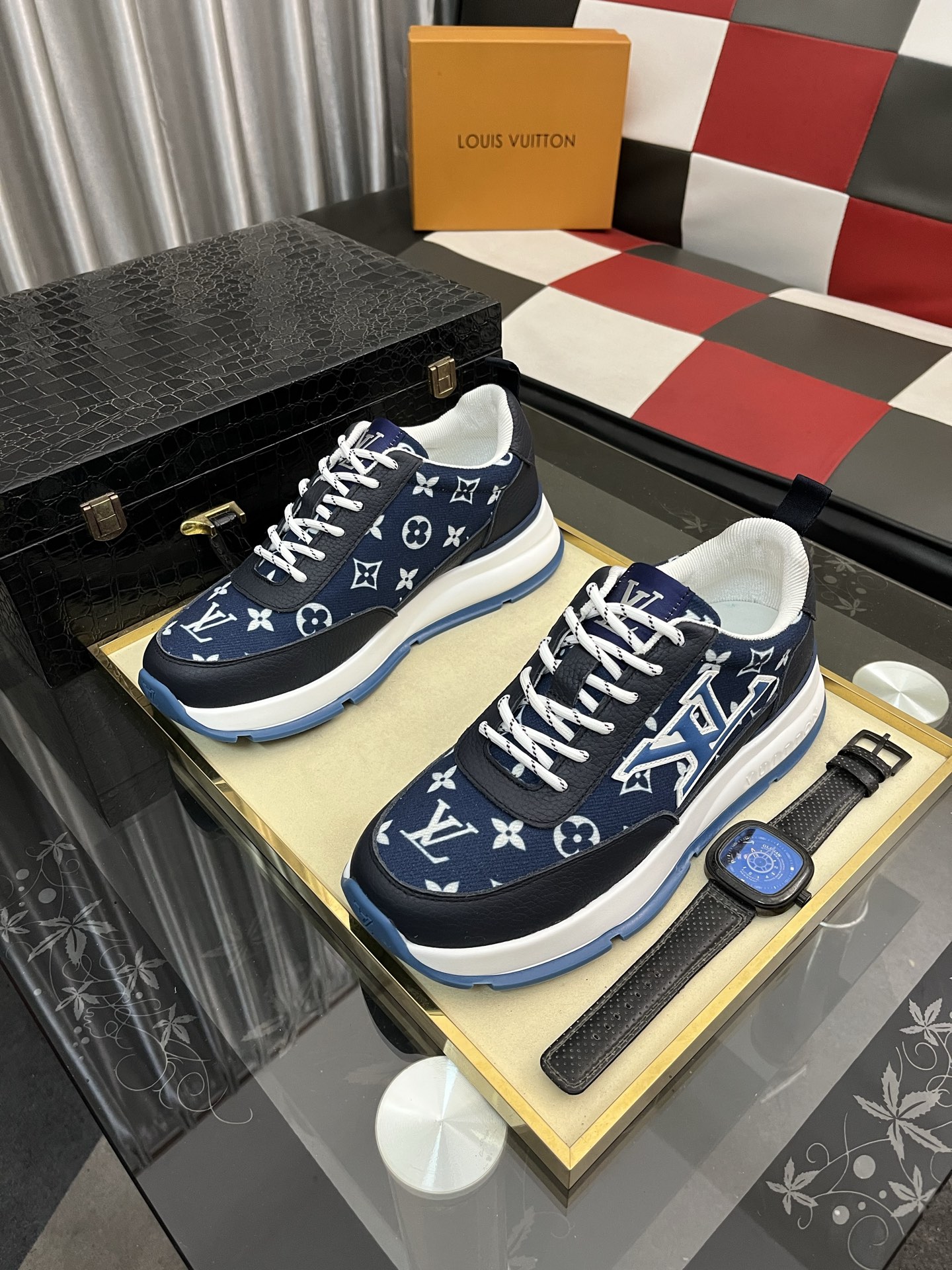 LV shoe