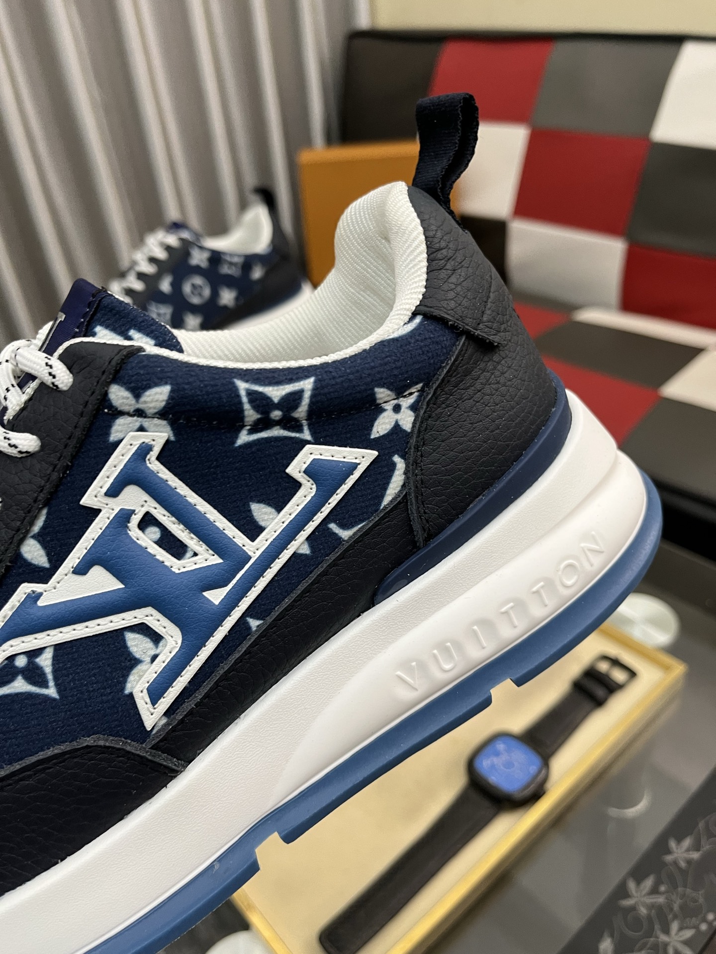 LV shoe