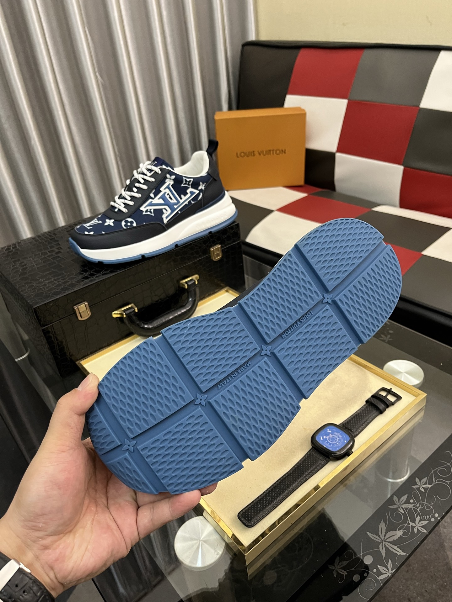 LV shoe