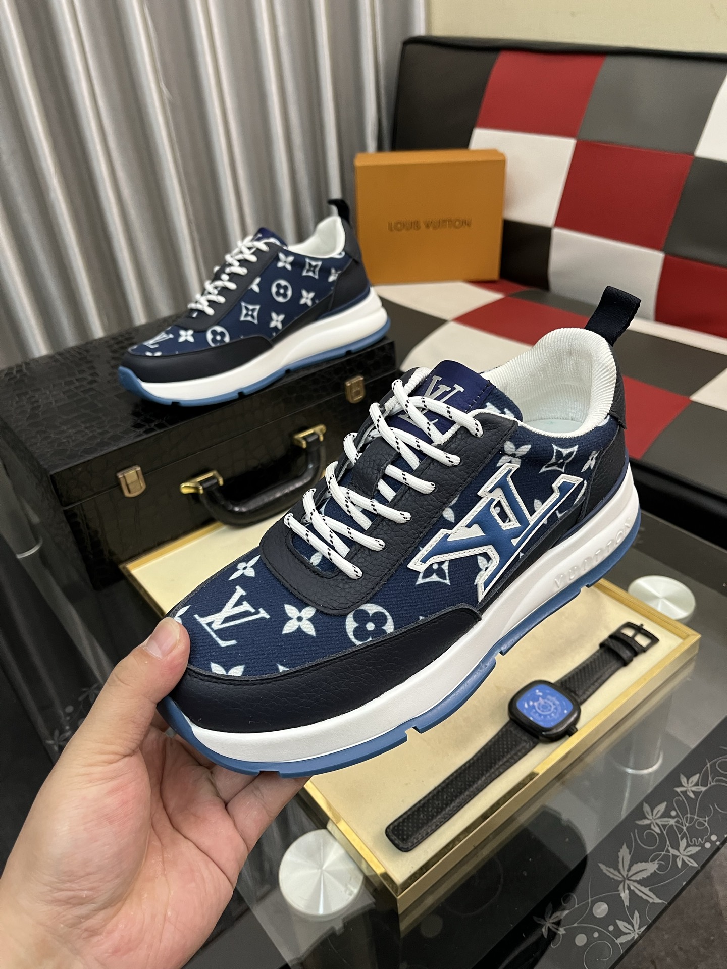 LV shoe