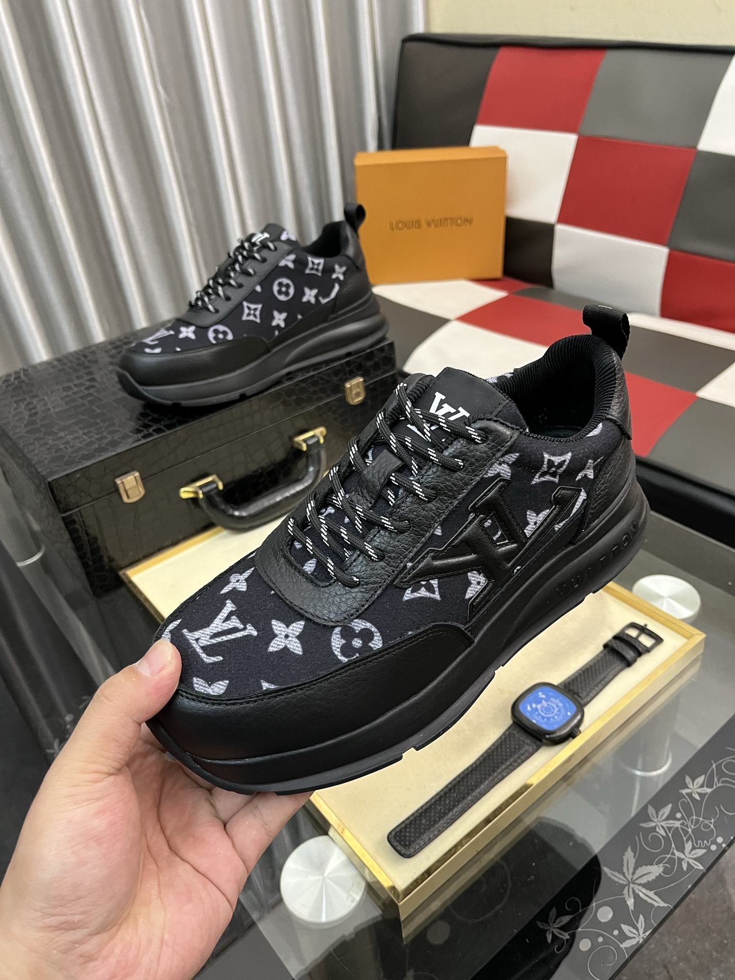 LV shoe