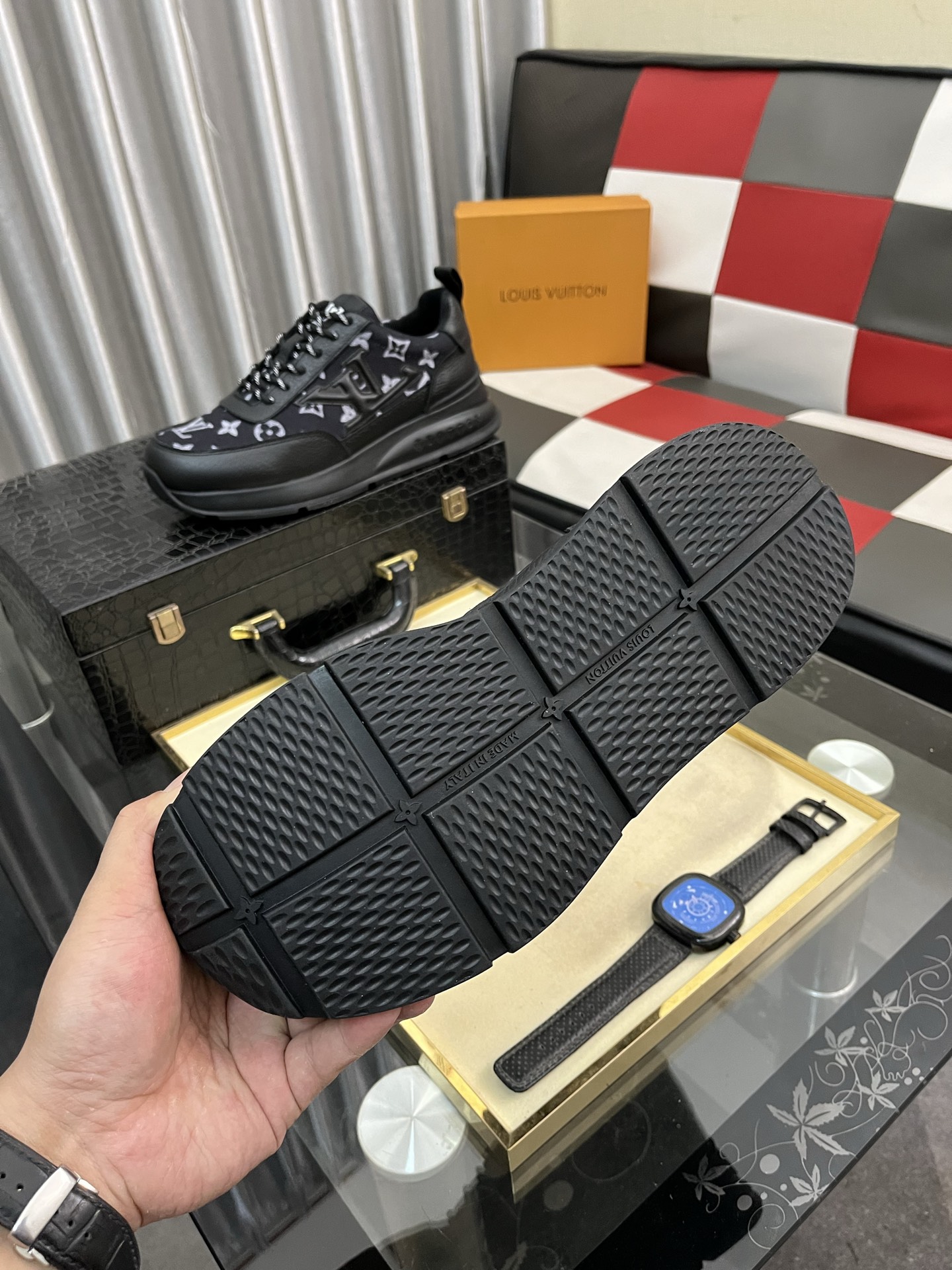 LV shoe