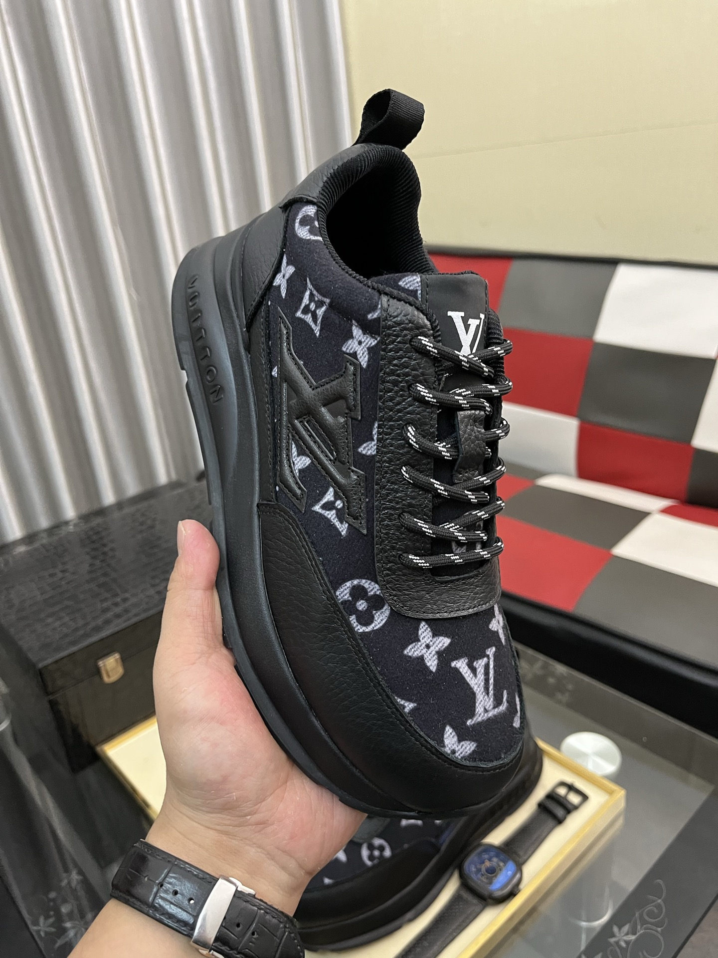 LV shoe