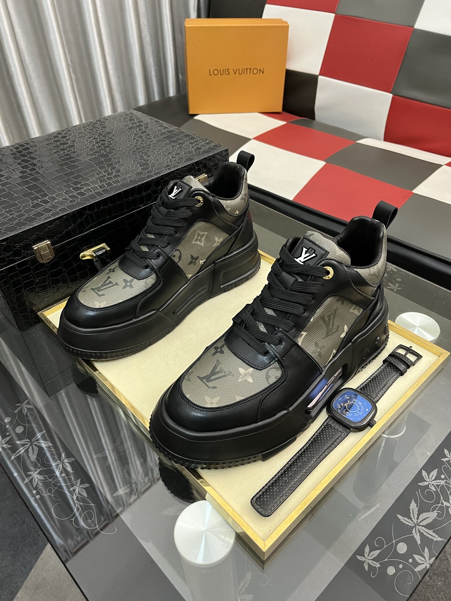 LV shoe