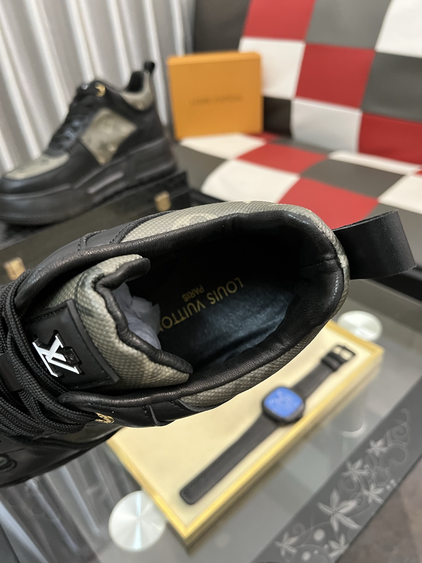 LV shoe