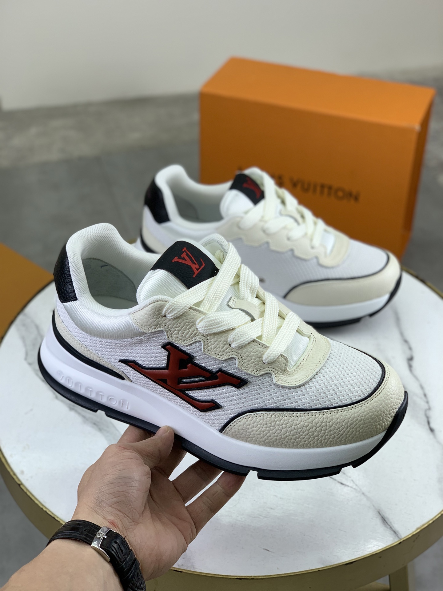 LV shoe