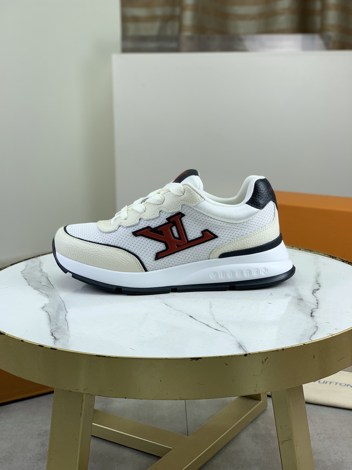 LV shoe