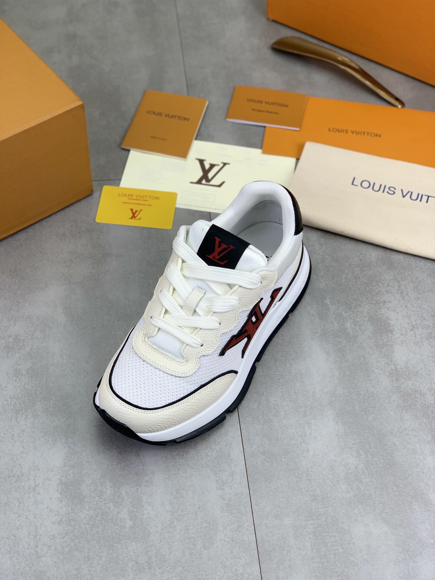 LV shoe