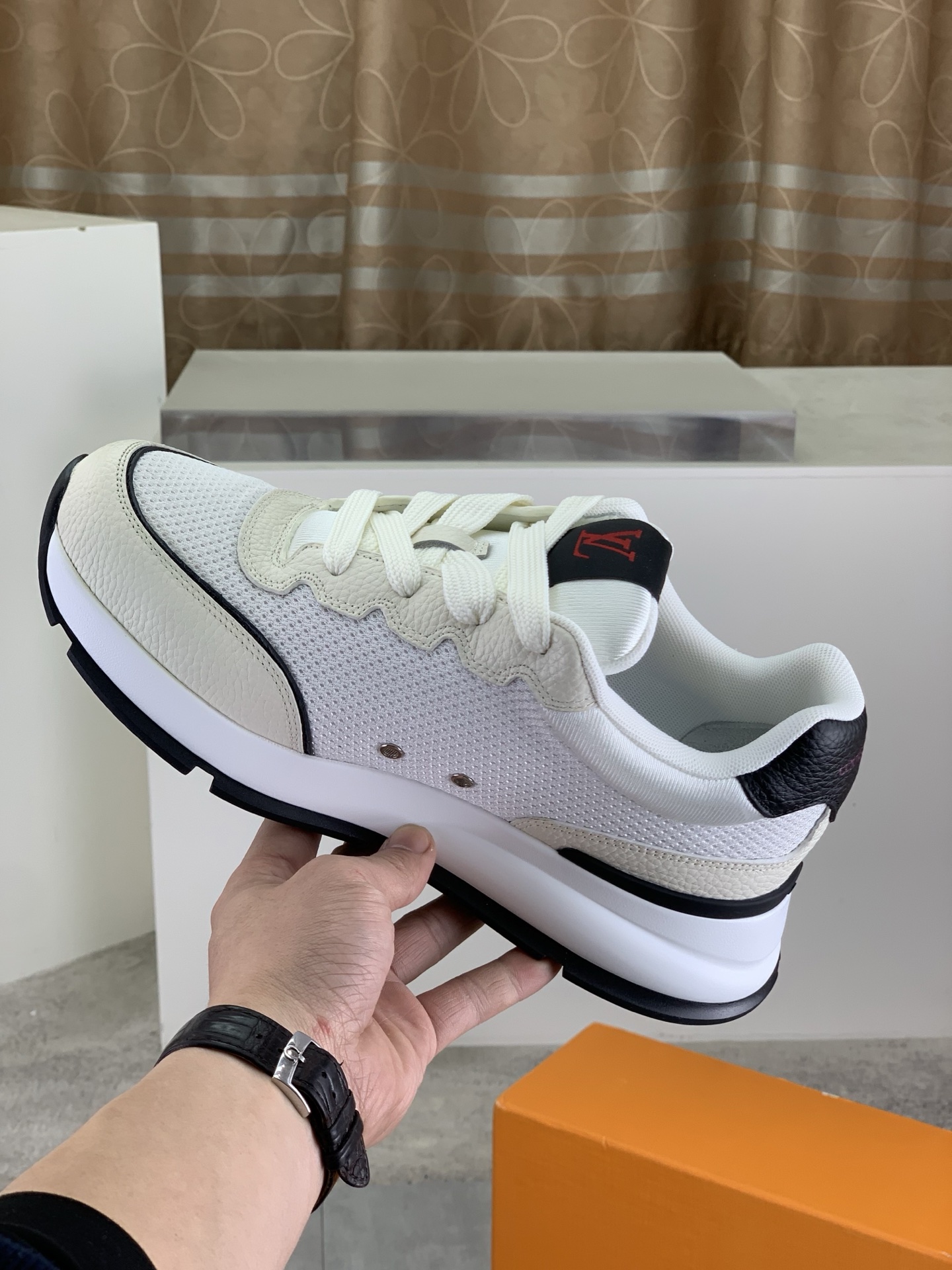 LV shoe