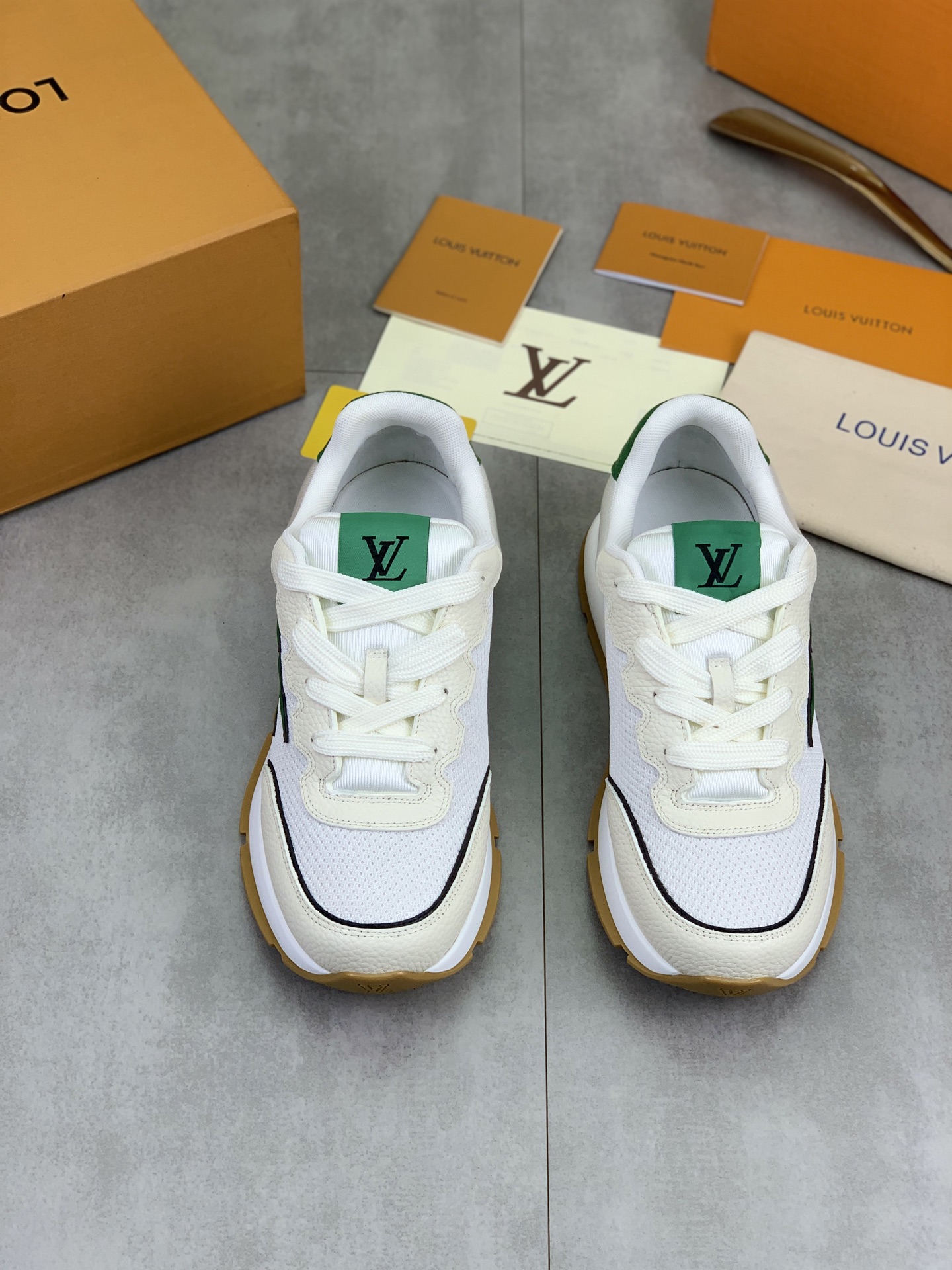 LV shoe