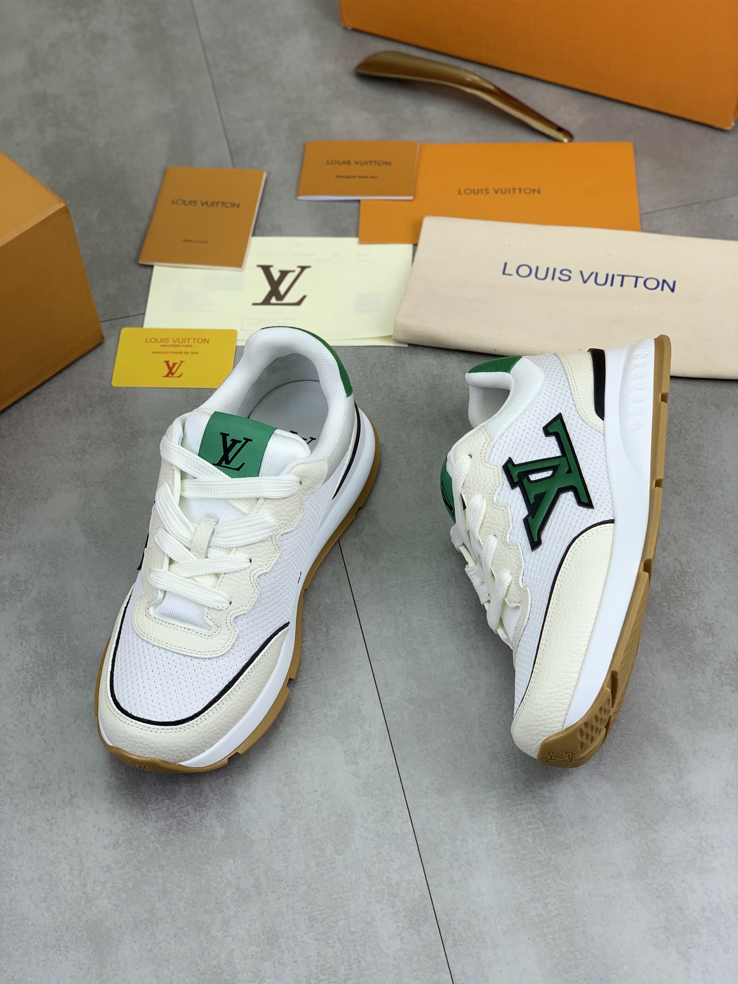 LV shoe