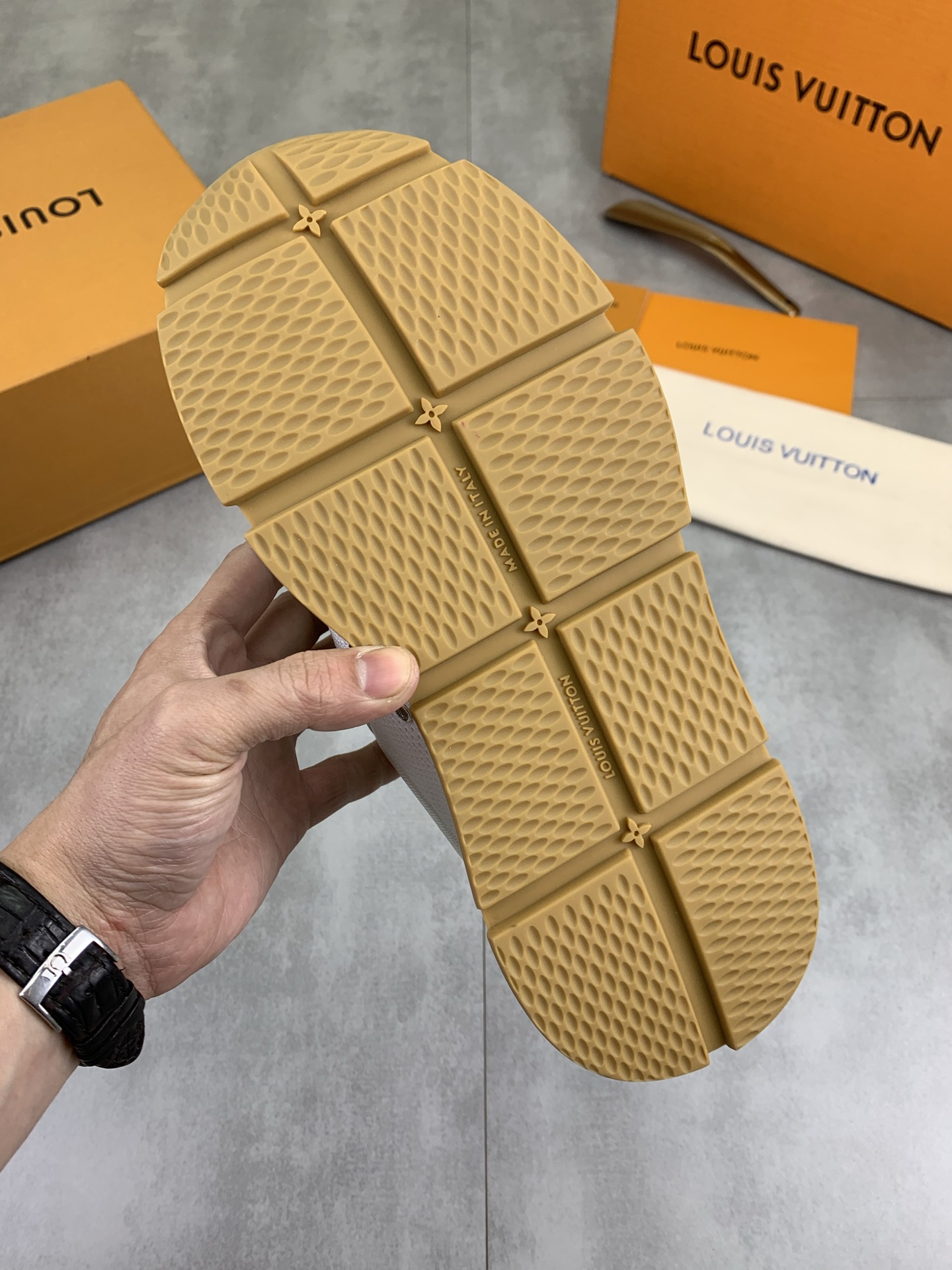 LV shoe