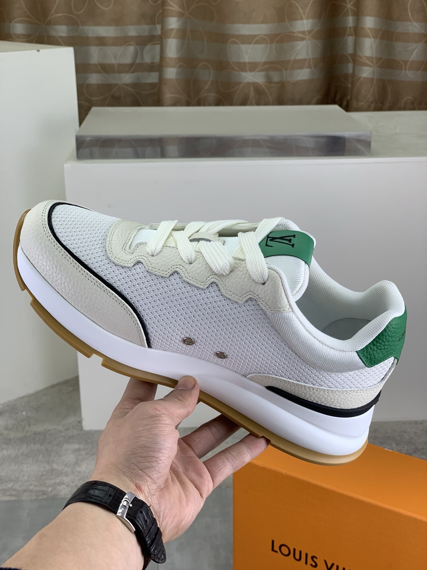 LV shoe