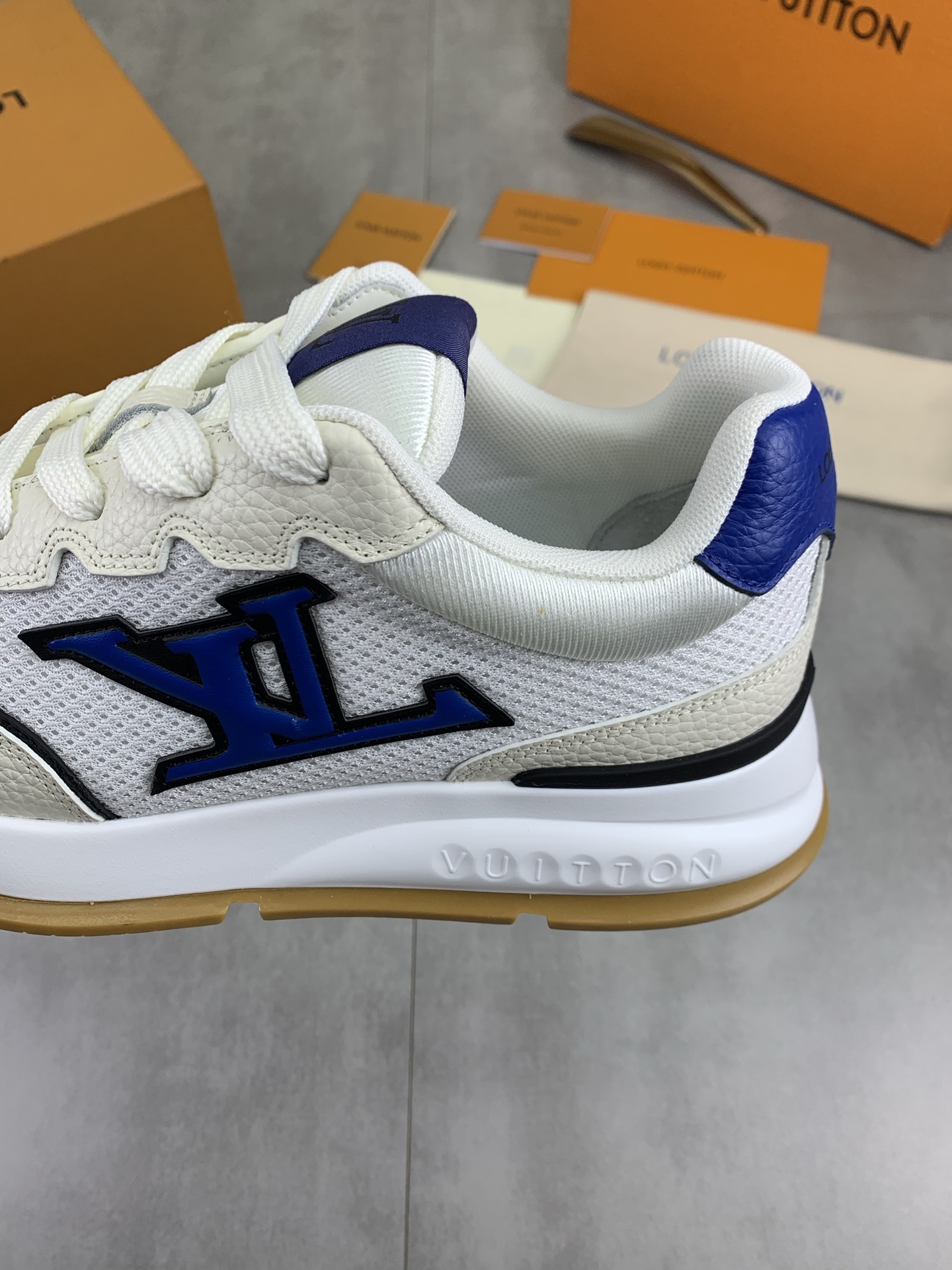 LV shoe