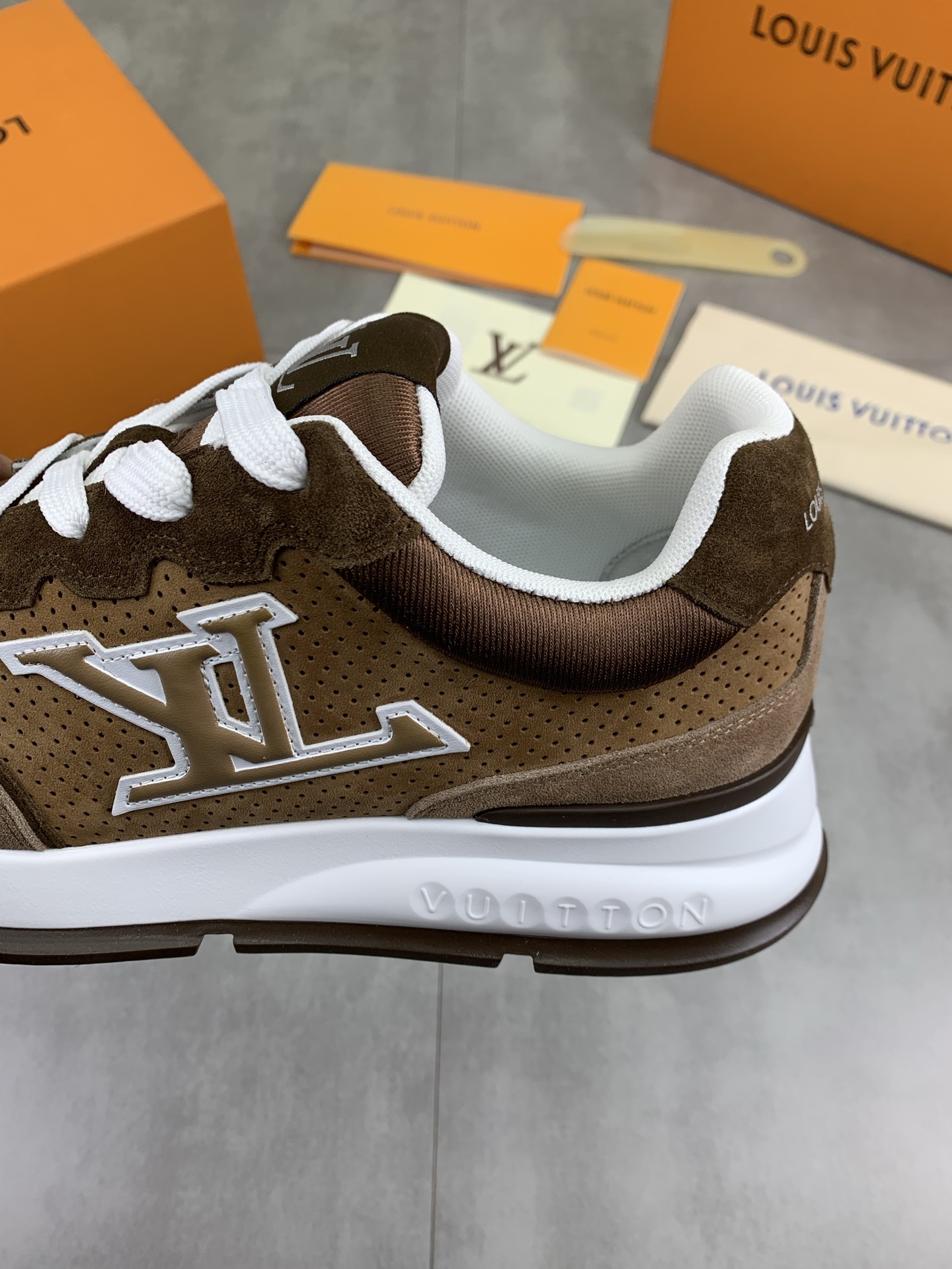 LV shoe