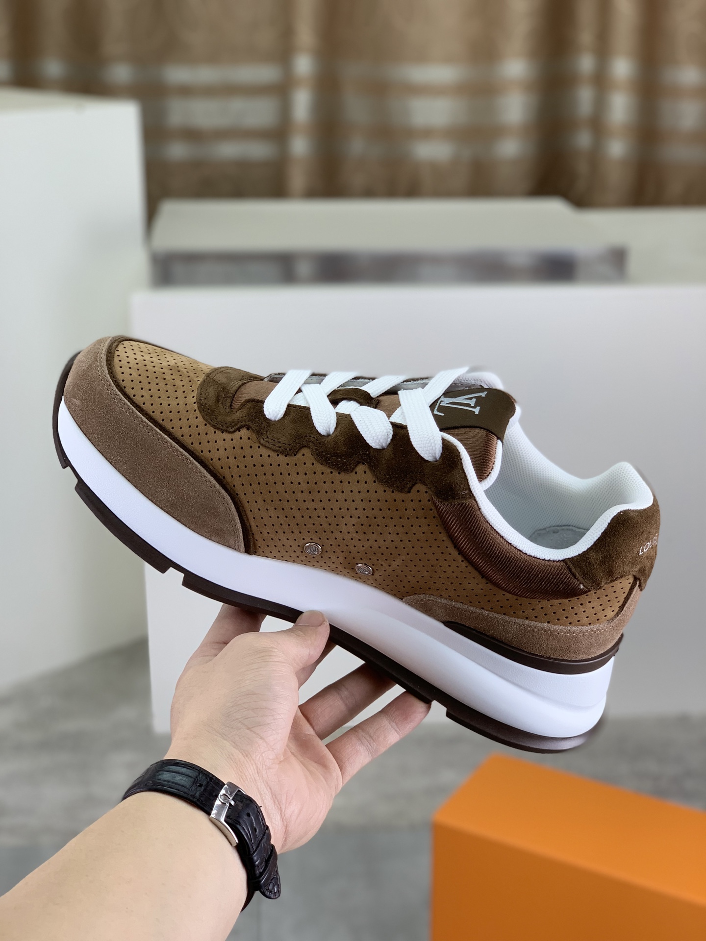 LV shoe