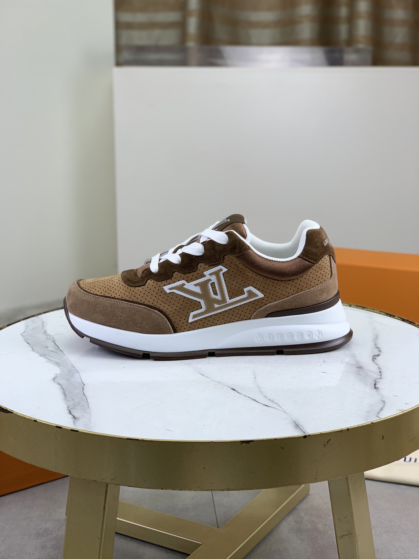 LV shoe