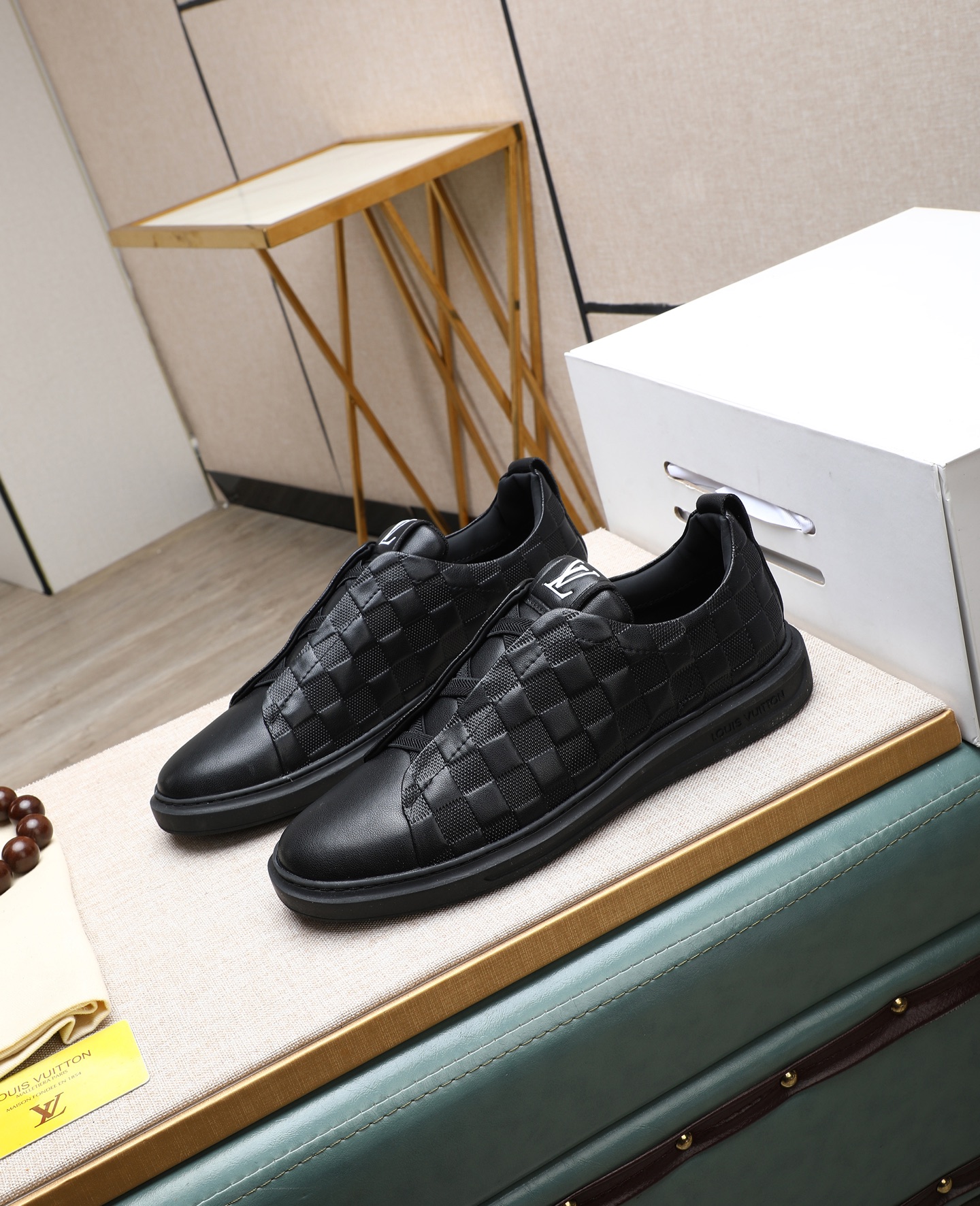 LV shoe