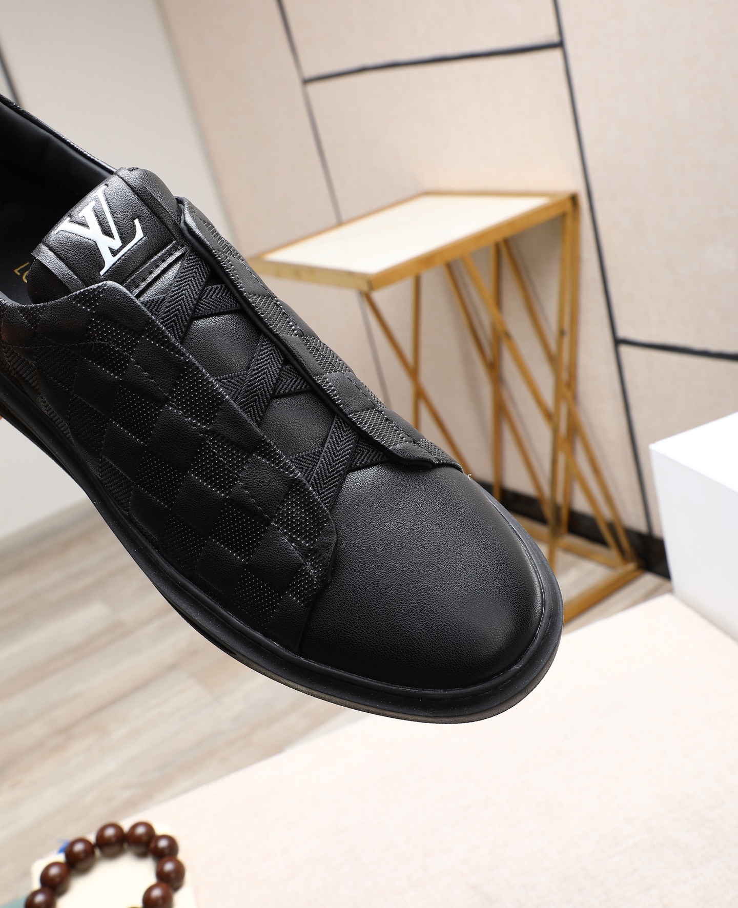 LV shoe