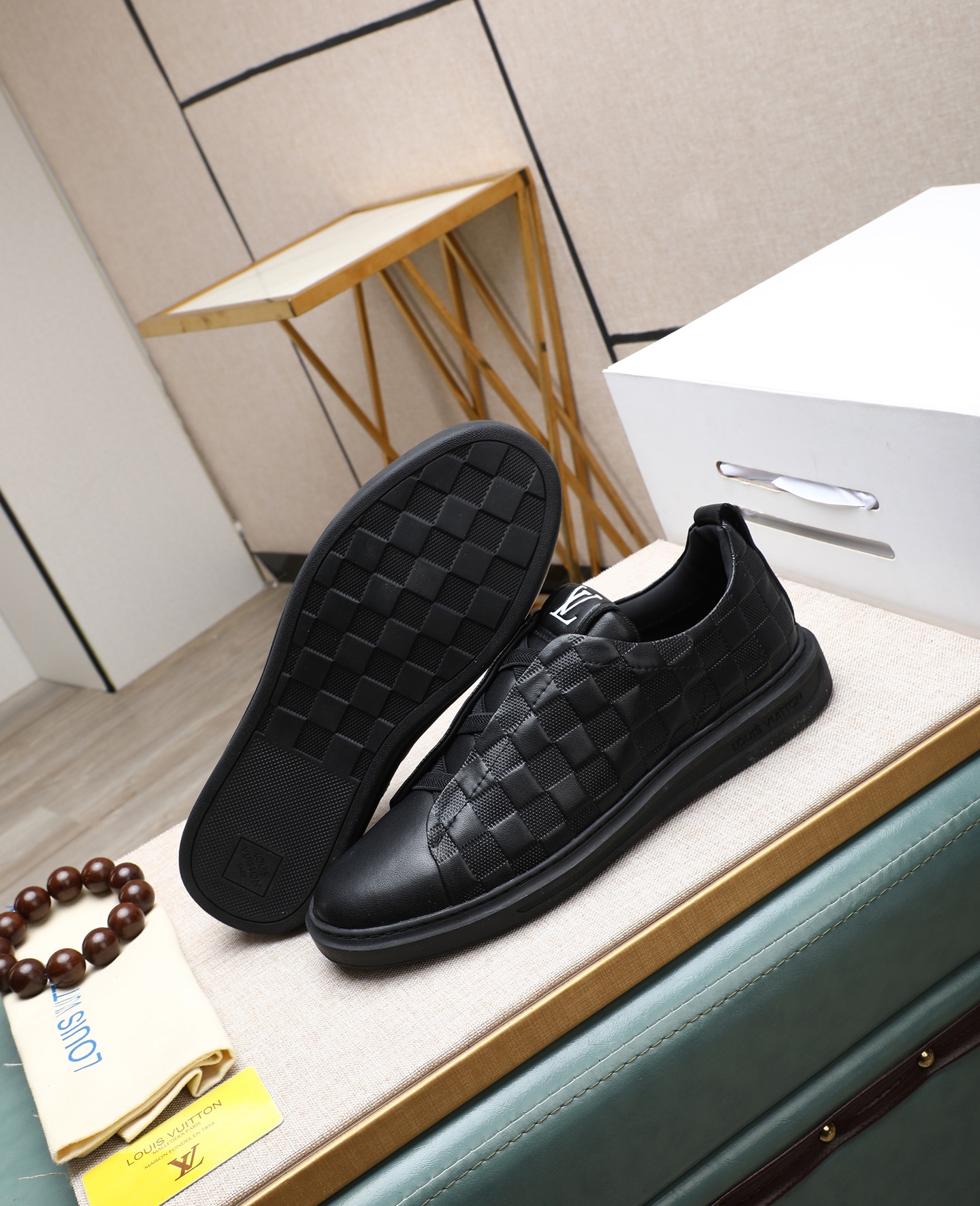 LV shoe