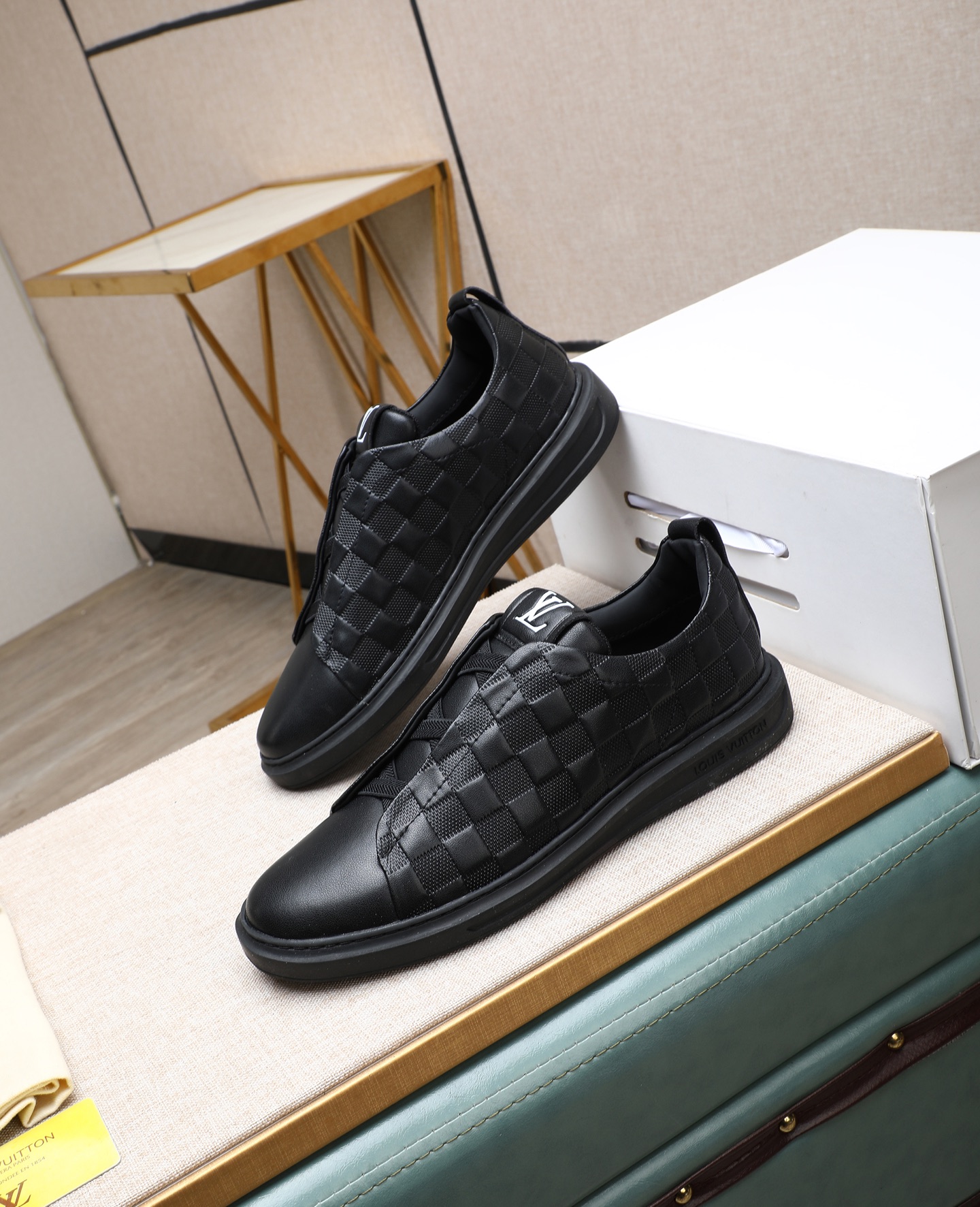 LV shoe