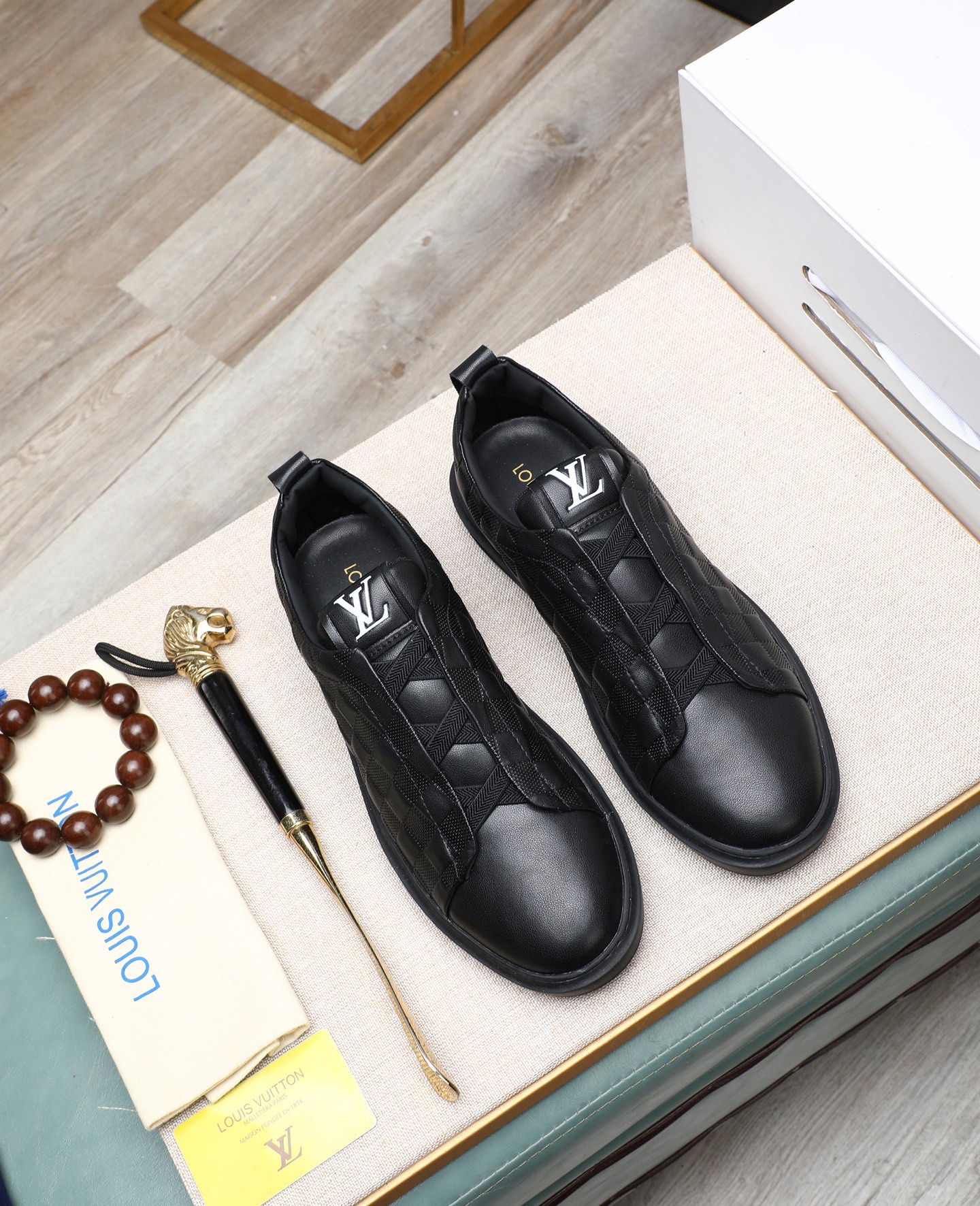 LV shoe