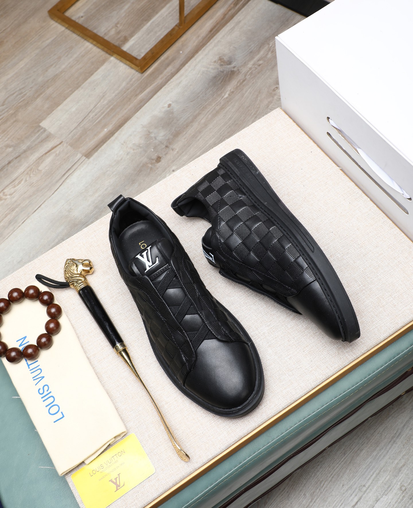 LV shoe