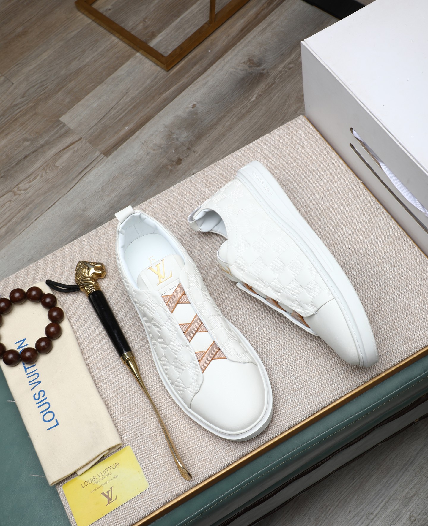 LV shoe