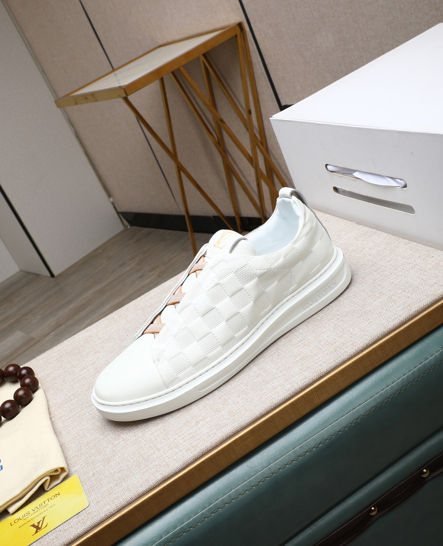 LV shoe
