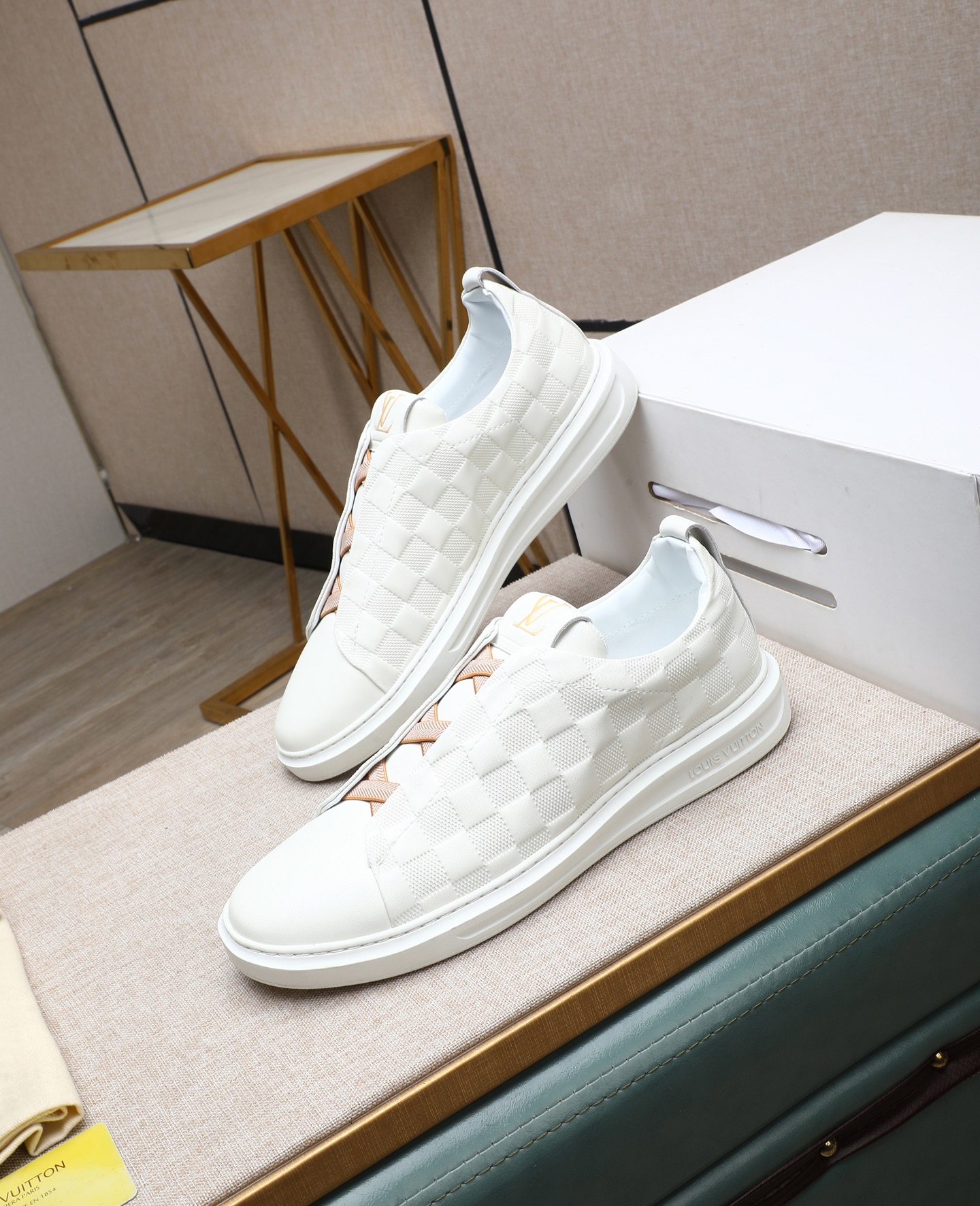 LV shoe