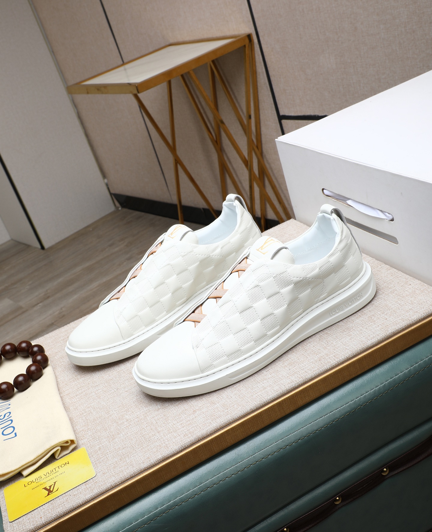 LV shoe