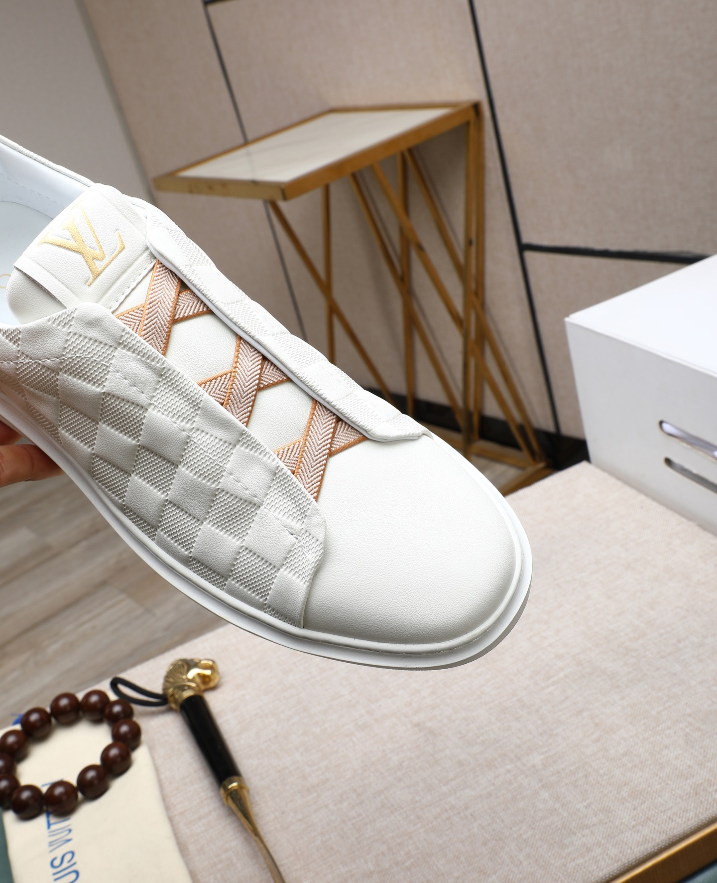 LV shoe
