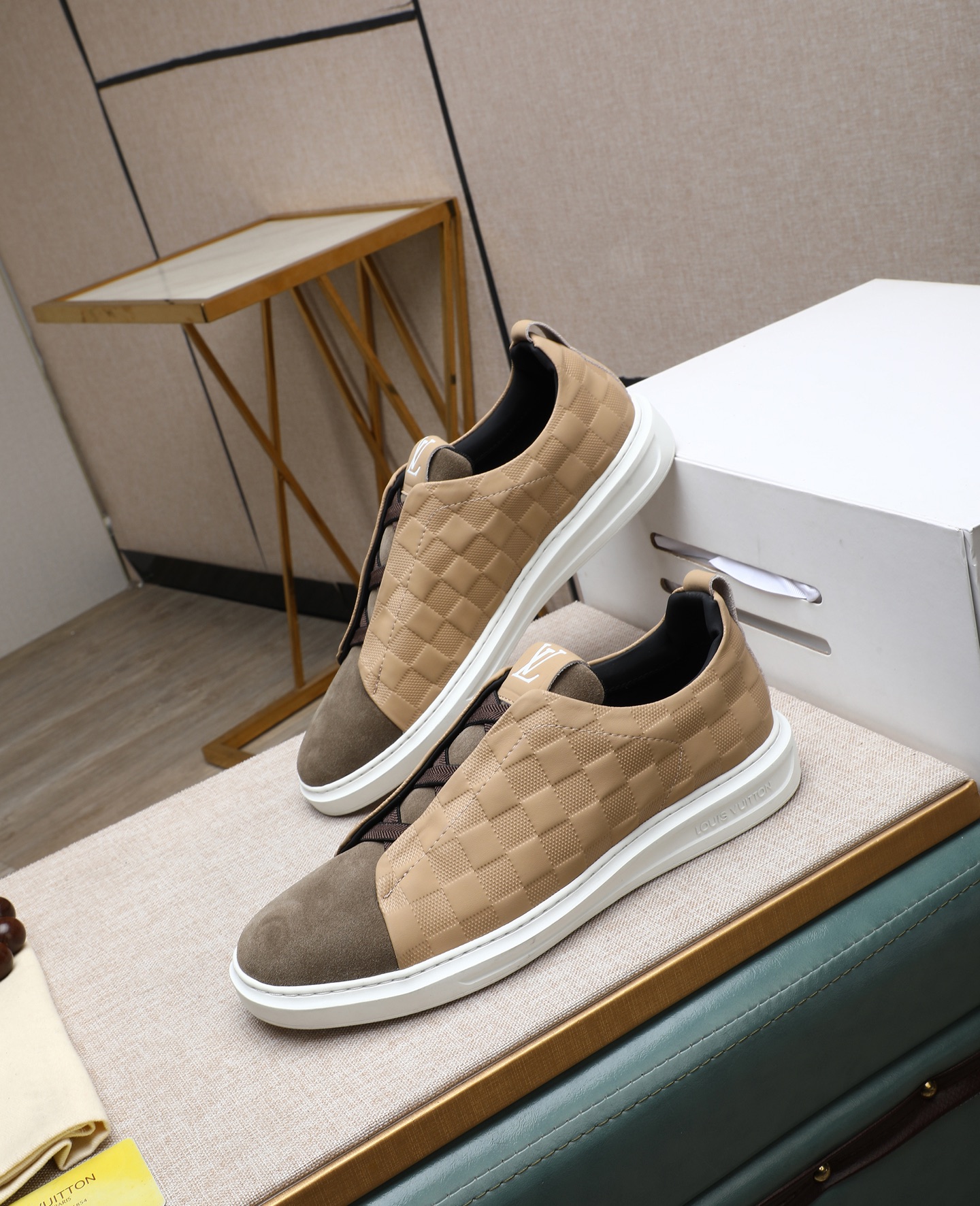 LV shoe