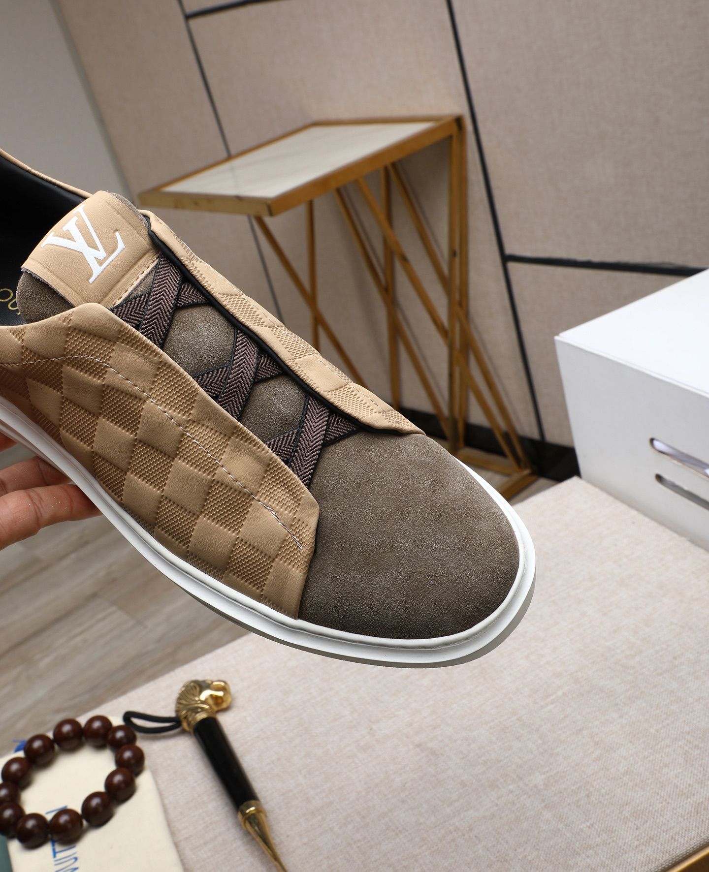 LV shoe