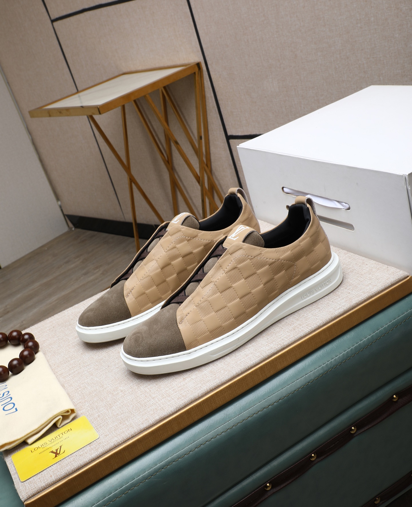 LV shoe