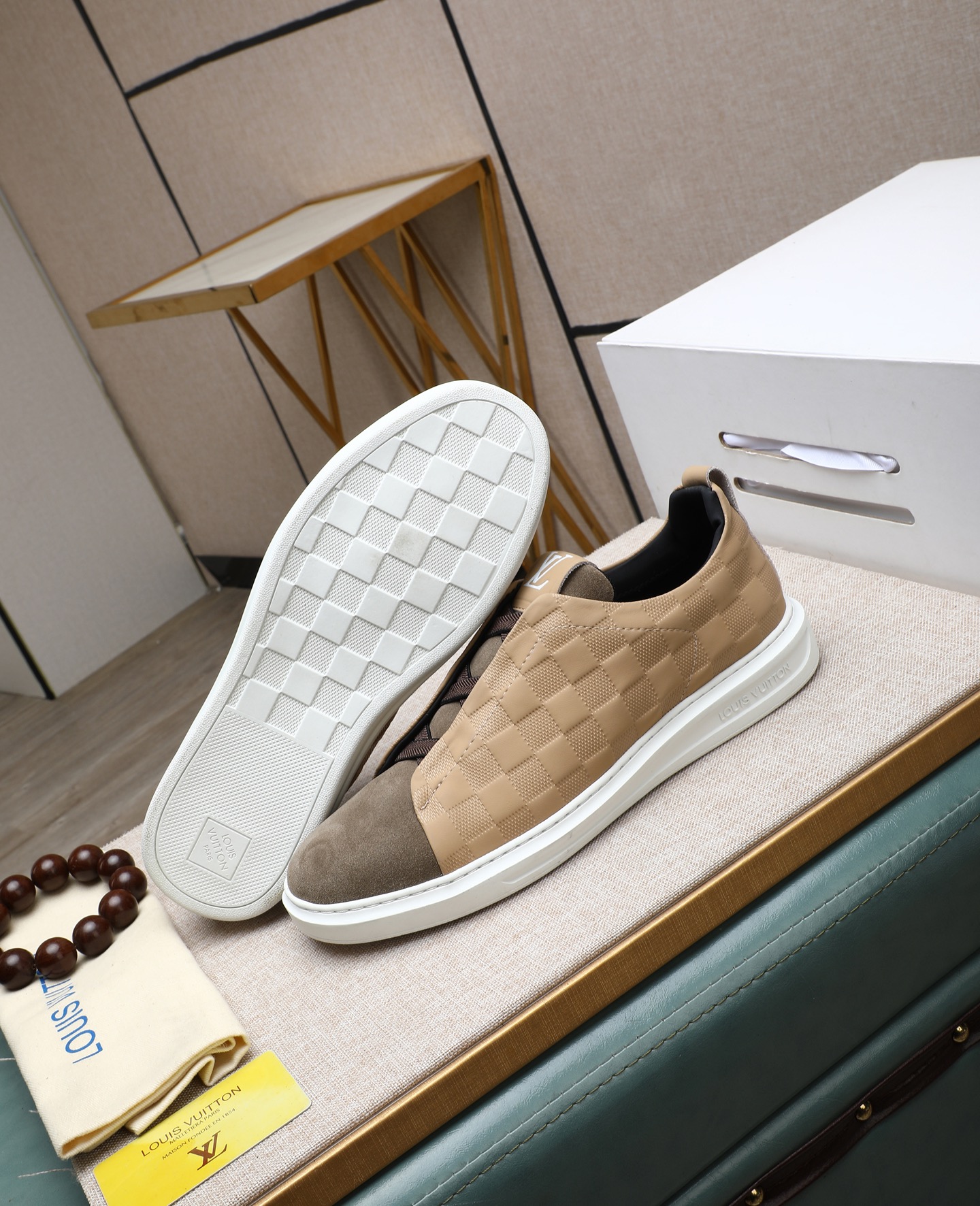 LV shoe