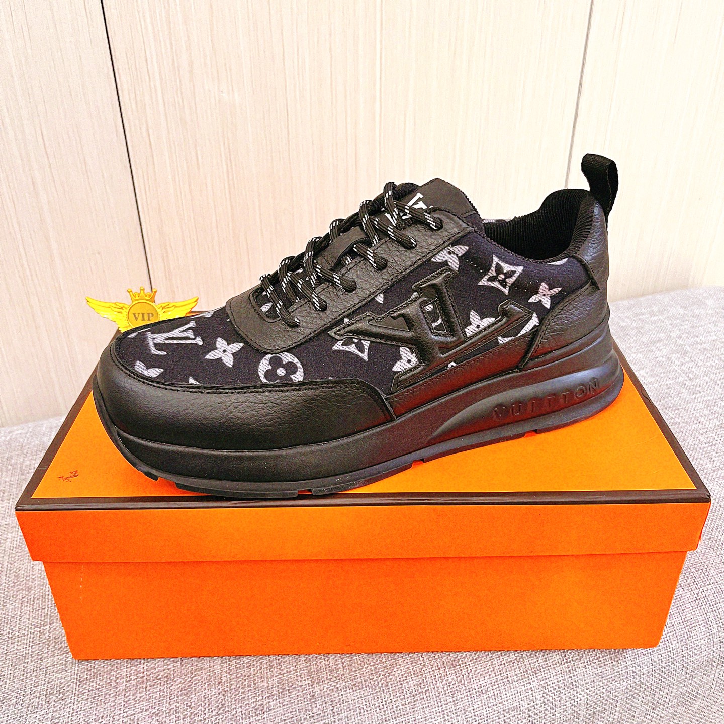 LV shoe