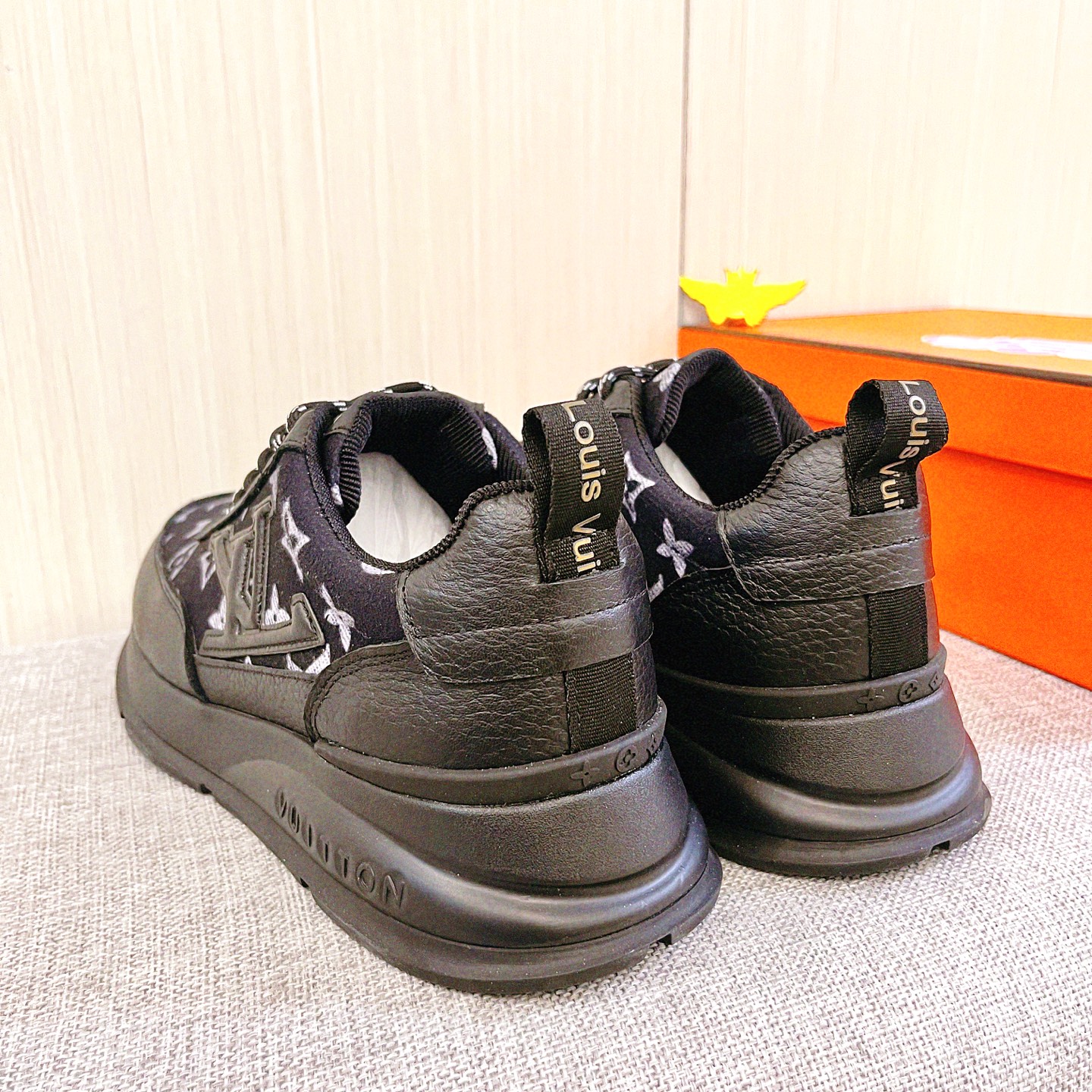 LV shoe