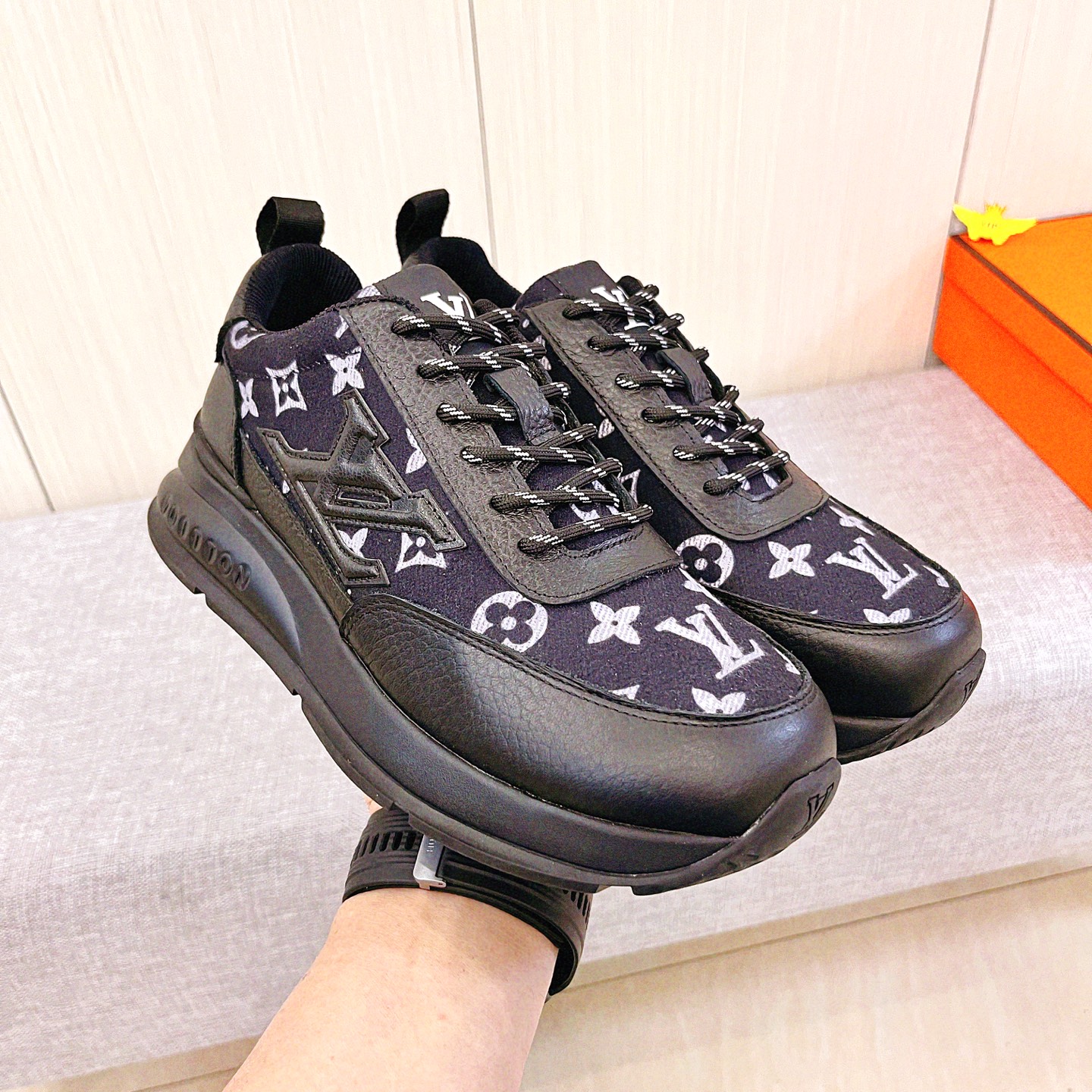 LV shoe