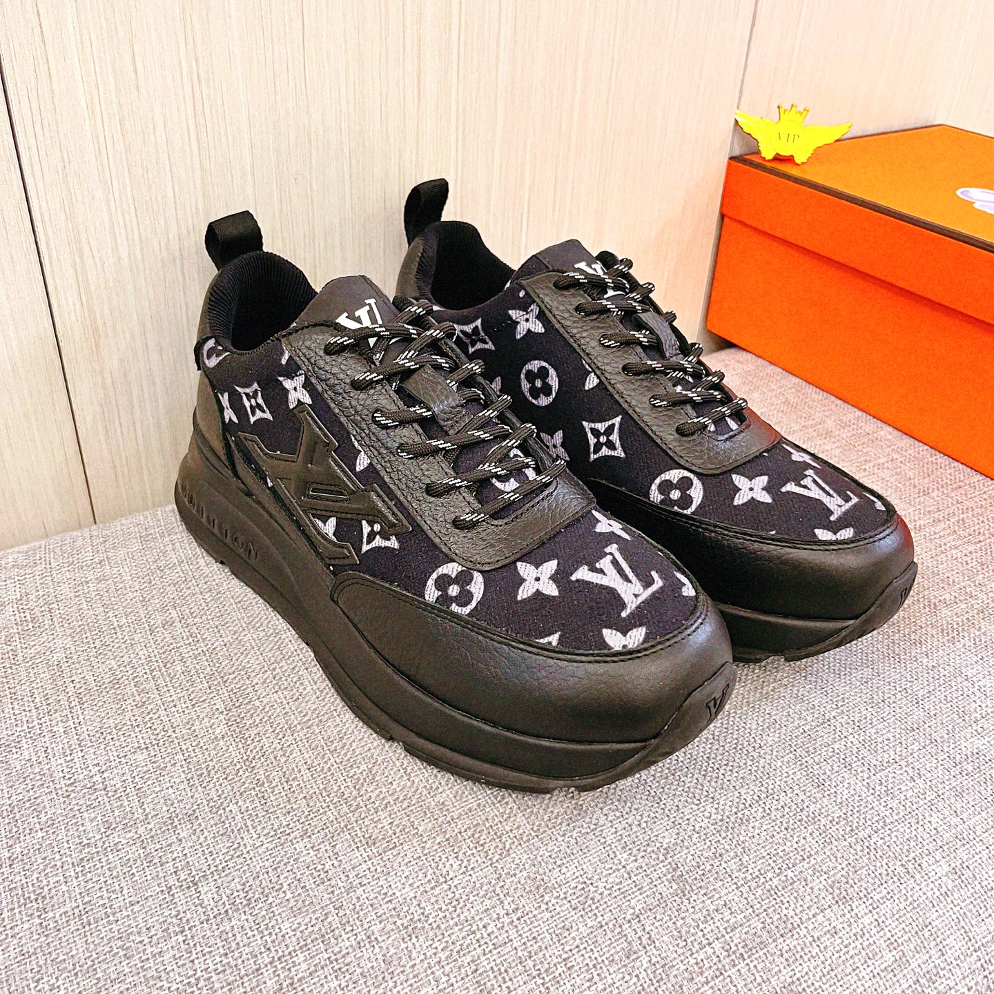 LV shoe