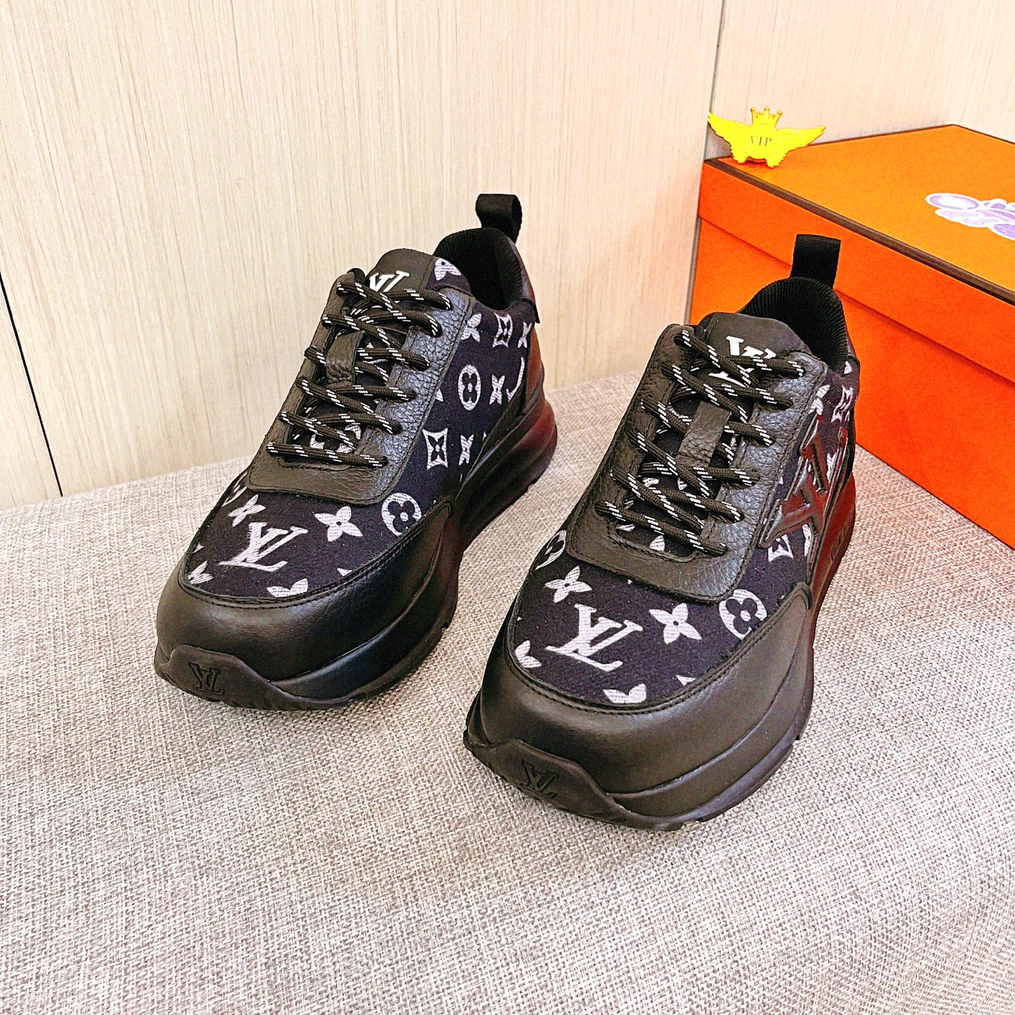 LV shoe