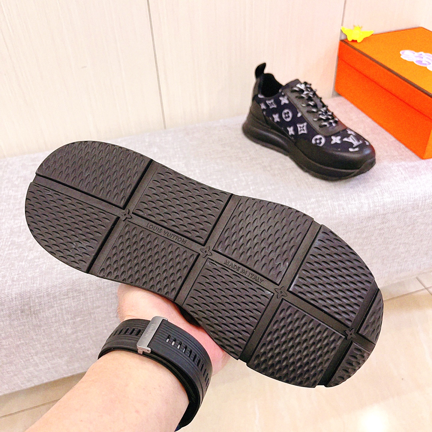 LV shoe