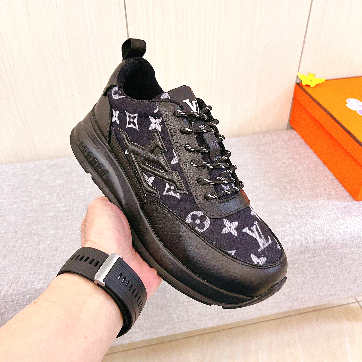 LV shoe