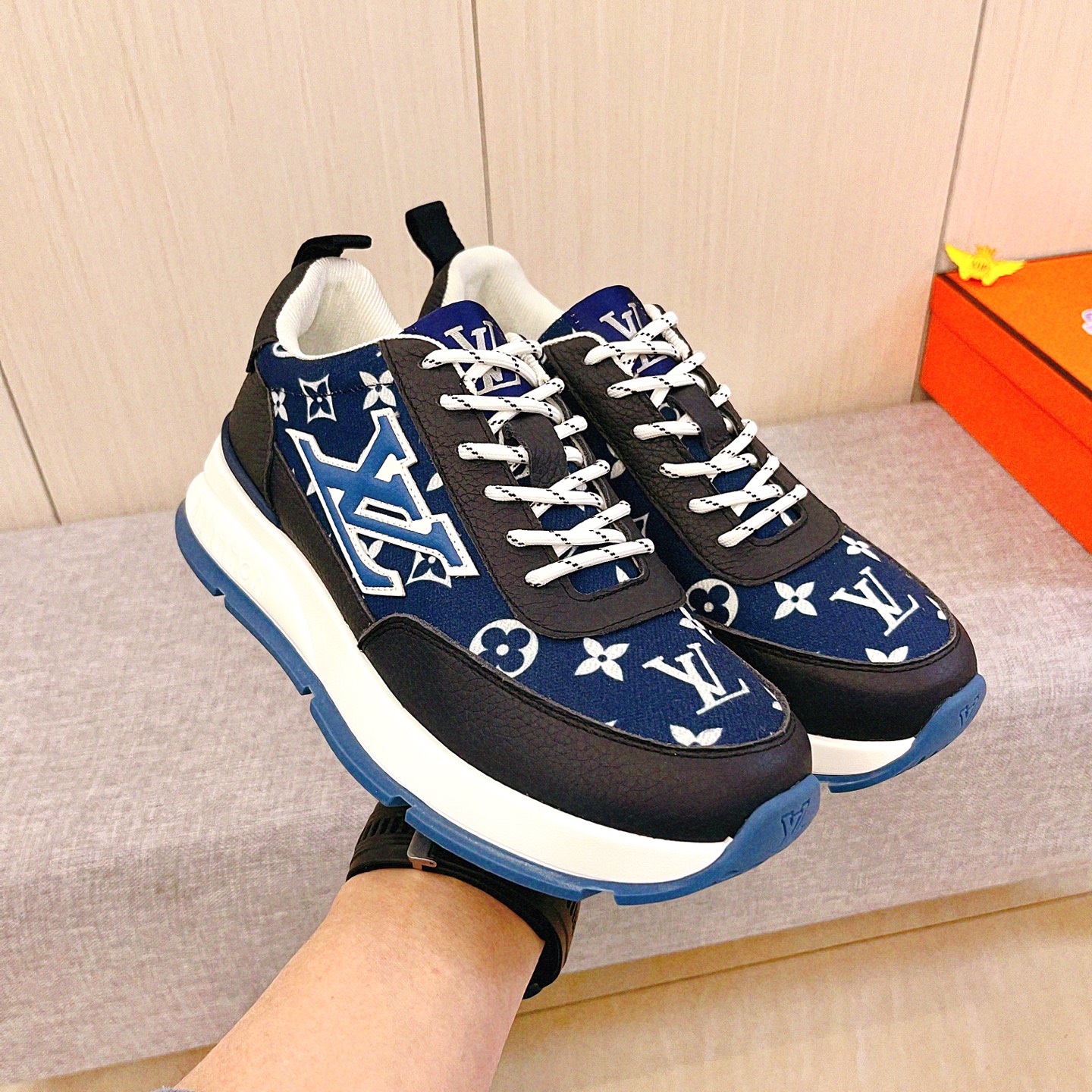LV shoe