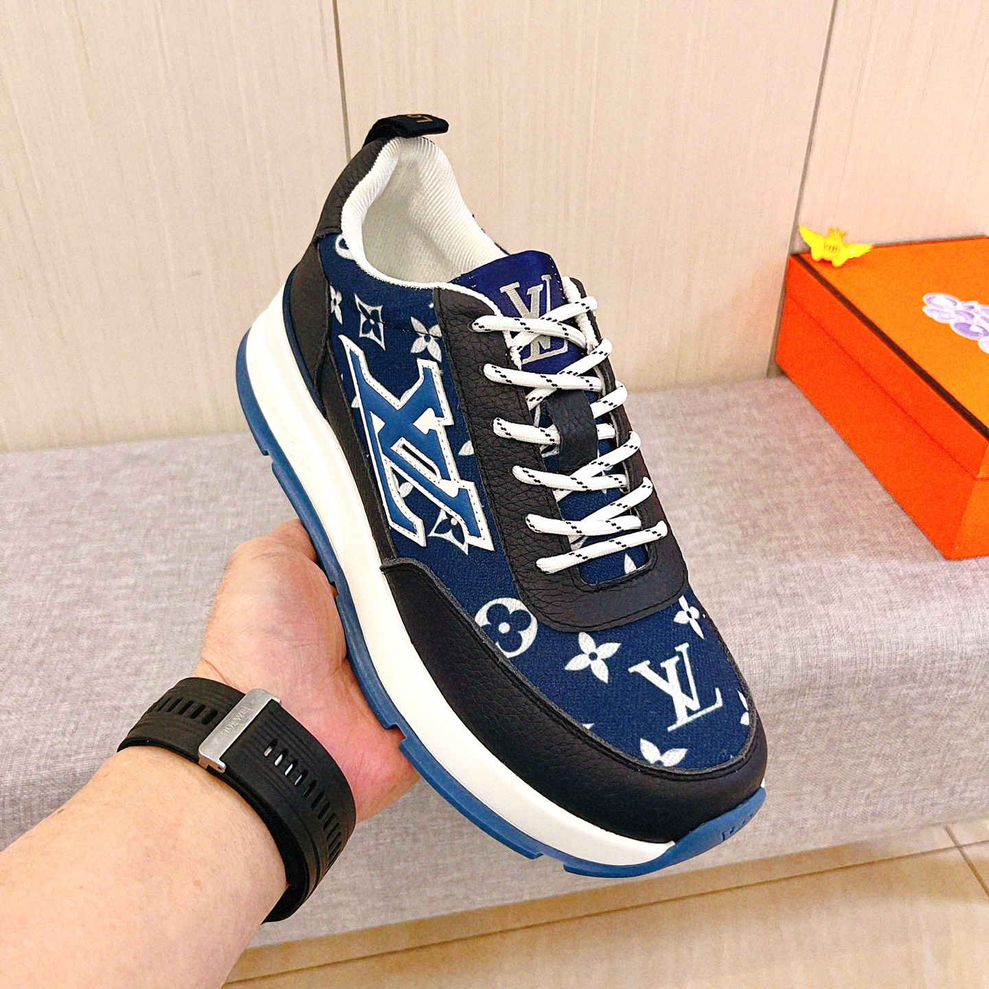 LV shoe